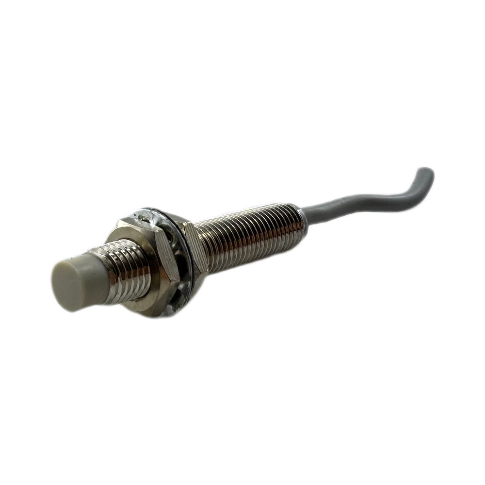 Low-temperature-resistant proximity switch